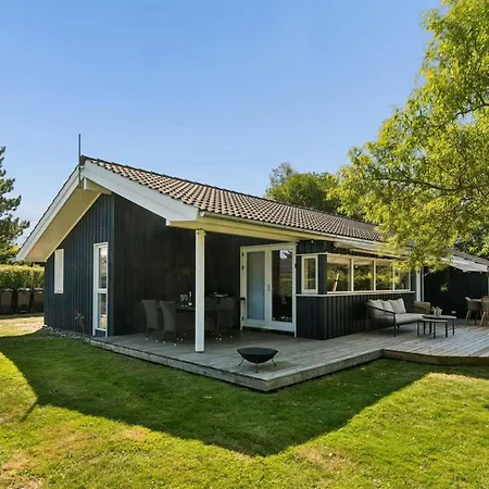 Hawarth - 275m From The Sea By Interhome